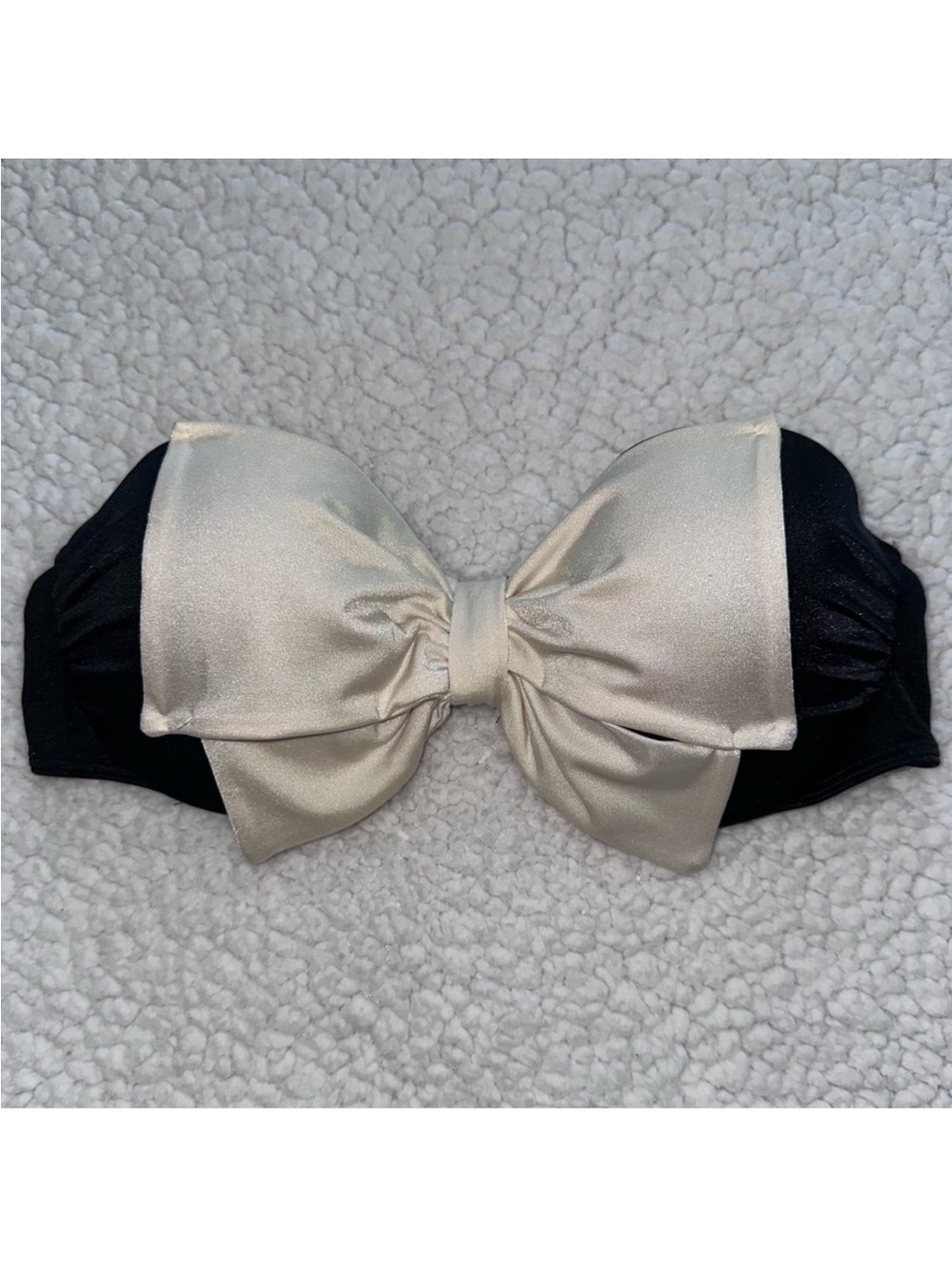 VICTORIA’S SECRET bow white black bikini top strapless underwire padding 34C